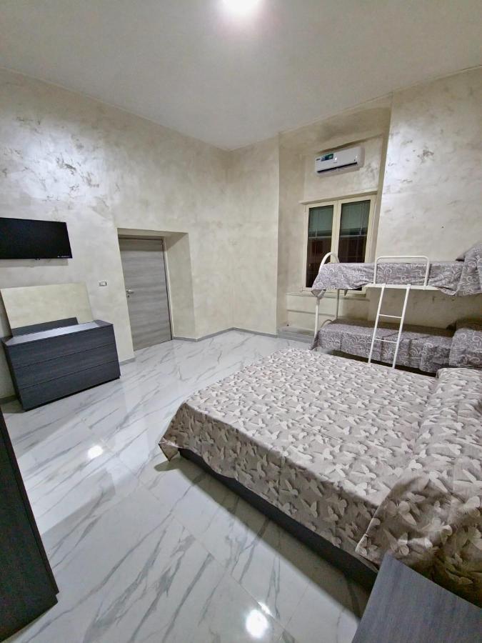 Ritmo Napoletano Apartment เนเปิลส์ ภายนอก รูปภาพ